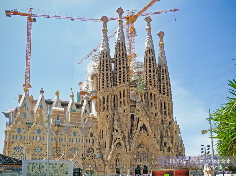 Саграда Фамилия, Храм Святого семейства, Sagrada Familia, Творения Гауди, Барселона, достопримечательности, Гауди, Антонио Гауди, Достопримечательности Барселоны, интересные места в Барселоне, маршрут по Барселоне, что посмотреть в Барселоне, прогулка по Барселоне, Барселона фото, Испания, сколько стоит входной билет, отзывы о Барселоне, блог о Барселоне, блог о путешествиях, самые интересные блоги, сайт путешественников, сайт туризма, интересные истории, Jepiag, J!EPIAG, VSmthSmb, Valeriia Modenko, travel blog, джепьег, джепьяг, жепьег, жепьяг,