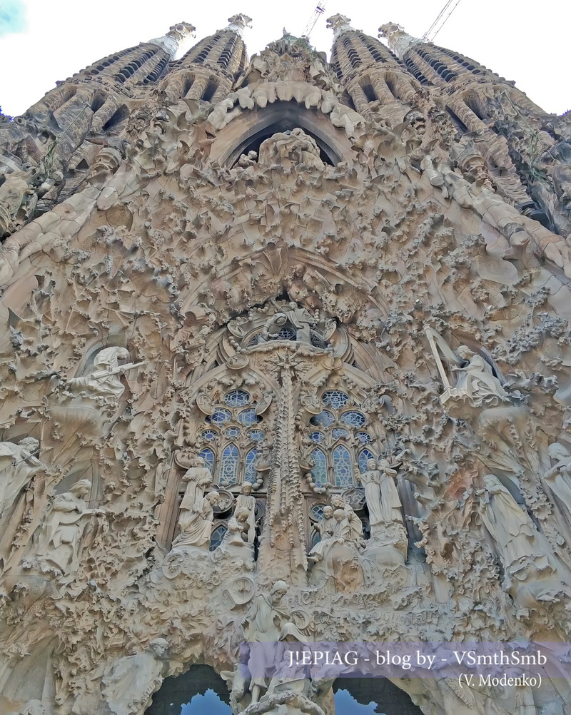 Фасад Рождества, Саграда Фамилия, Храм Святого семейства, Sagrada Familia, Творения Гауди, Барселона, достопримечательности, Гауди, Антонио Гауди, Достопримечательности Барселоны, интересные места в Барселоне, маршрут по Барселоне, что посмотреть в Барселоне, прогулка по Барселоне, Барселона фото, Испания, сколько стоит входной билет, отзывы о Барселоне, блог о Барселоне, блог о путешествиях, самые интересные блоги, сайт путешественников, сайт туризма, интересные истории, Jepiag, J!EPIAG, VSmthSmb, Valeriia Modenko, travel blog, джепьег, джепьяг, жепьег, жепьяг,