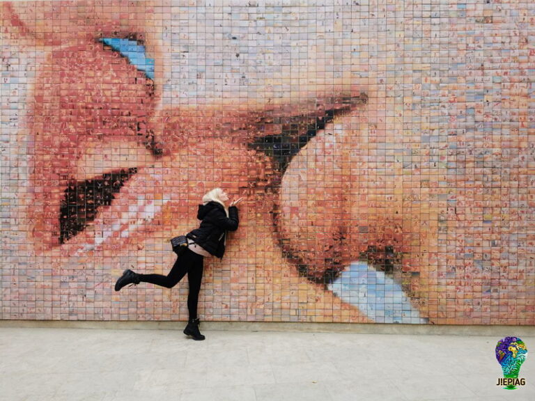 el beso de barcelona, mural, мурал поцелуй барселоны, стена поцелуя в барселоне, jepiag (3)