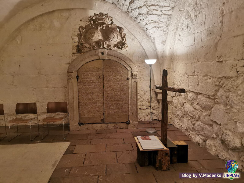 Внутри капеллы St Veit Chapell Unser Lieben Frauen Kirchhof Bremen, храма Пресвятой Девы Марии в Бремене, Церковь Пресвятой Богородицы Бремен (13)