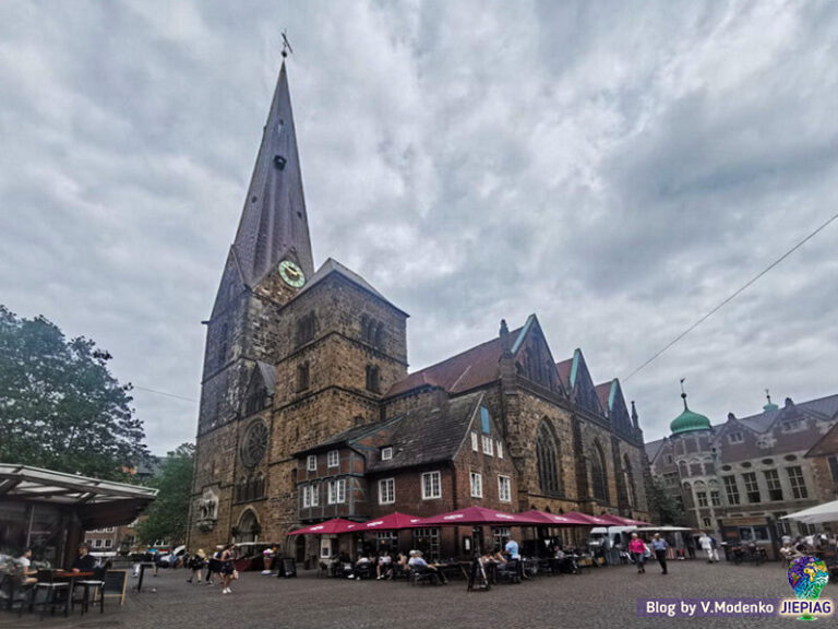 фото Unser Lieben Frauen Kirchhof Bremen, храма Пресвятой Девы Марии в Бремене, Церковь Пресвятой Богородицы Бремен, органная музыка, концерт орган (1)